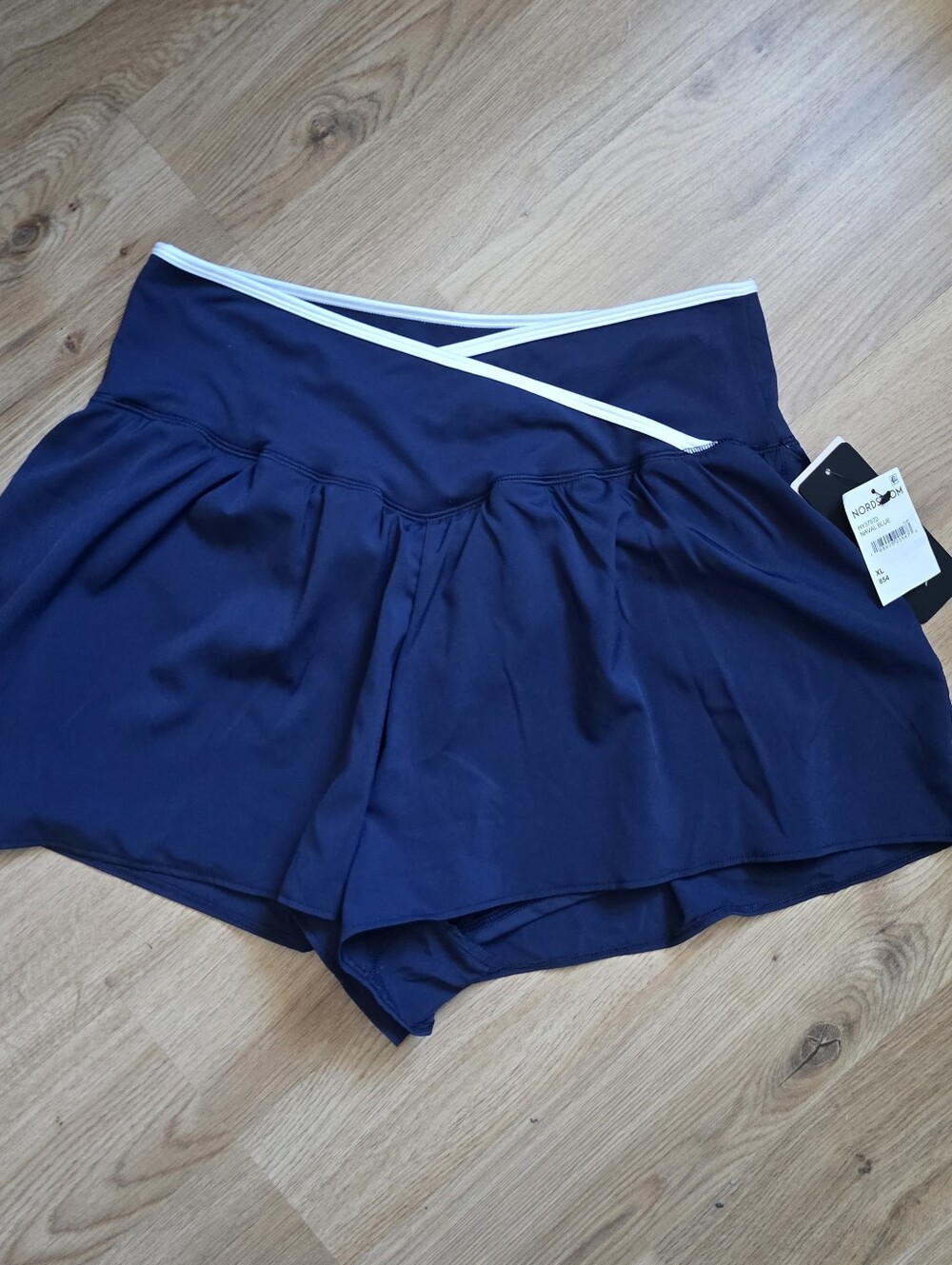 New With The Tags Yogalicious Navy Skort with White Trim